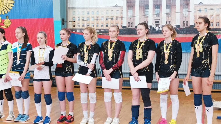 В финале первенства Ставропольского края по волейболу среди девушек до 17 лет учащиеся нашей школы заняли 1 место!.